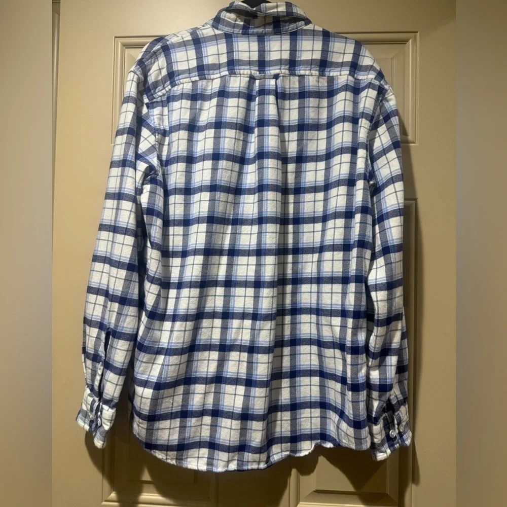 Good used condition flannel button up. Sz l
